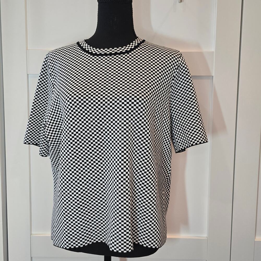 NWT Adrianna Papell black and white sweater.